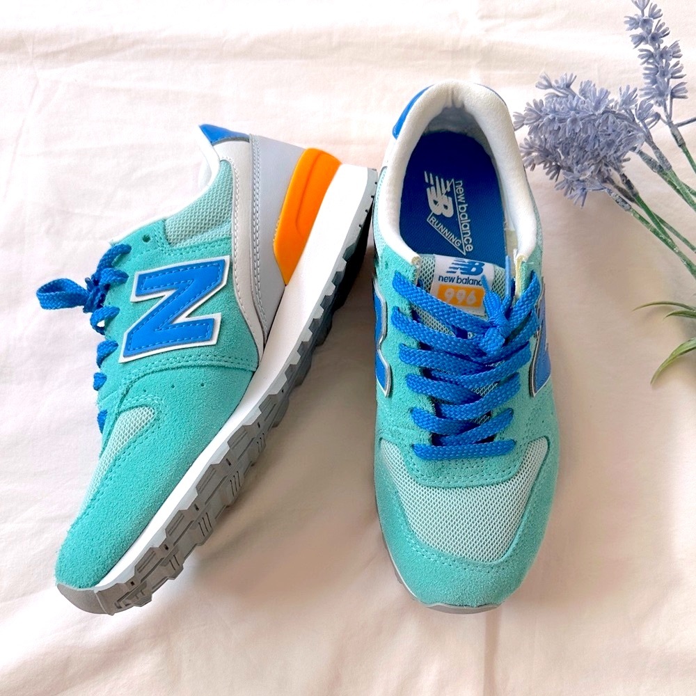 New Balance 996 Teal with Gray and Orange accent Sneakers, size 6